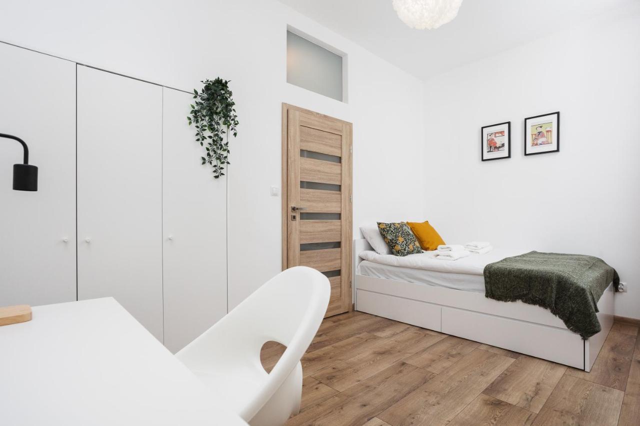 Bosacka Apartments X 1' Main Train & Bus Station - By Upstairs Krakow Luaran gambar